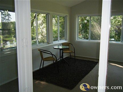 5th image of 844 13th Ave SE