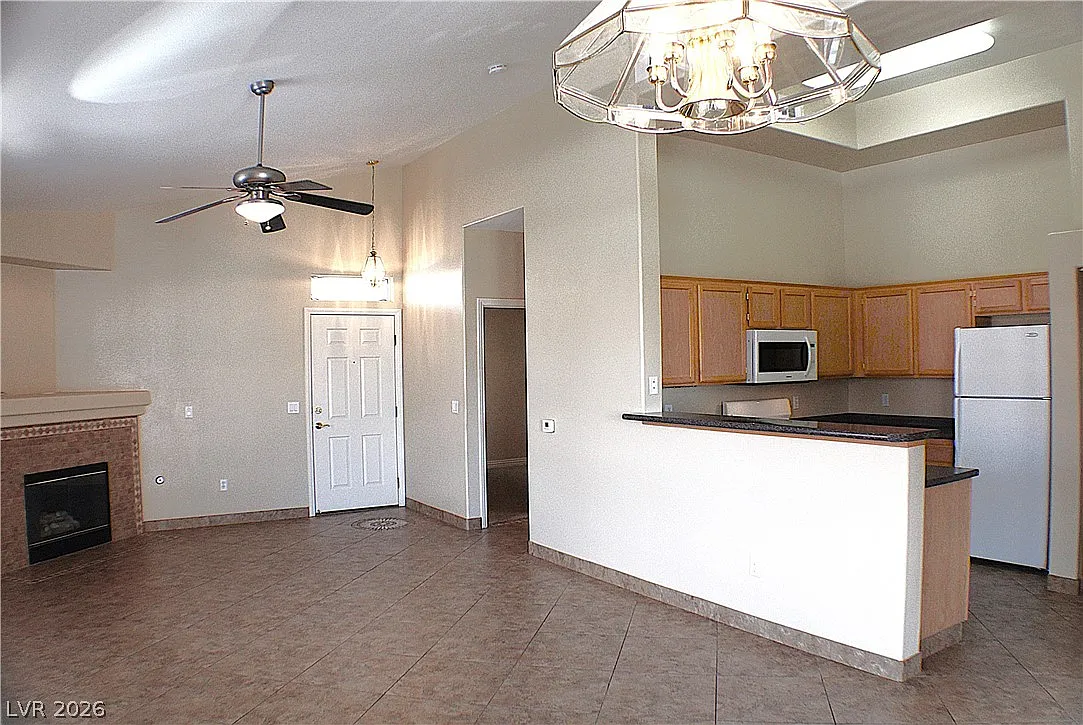700 Carnegie St — Photo 2