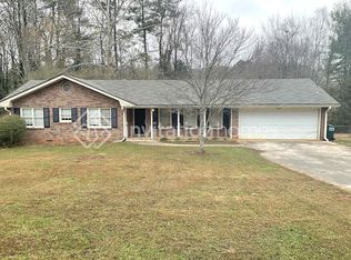 5295 Corinth Cir, Stone Mountain, GA 30087