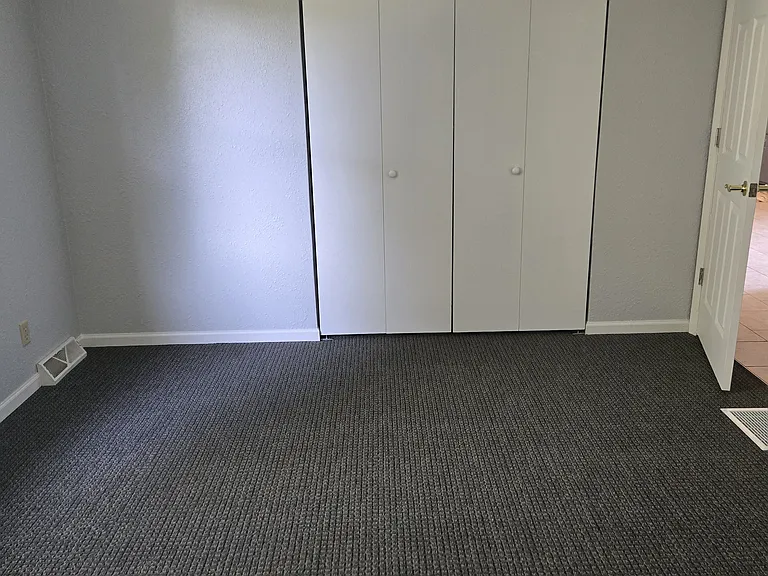 5015 Highland Dr — Photo 22