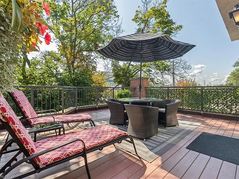 442 Maple Ave #Townhouse 1-1 — Photo 35