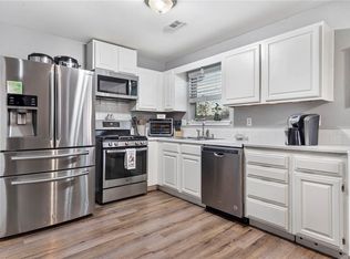 669 Victoria Pl, Centerton, AR 72719