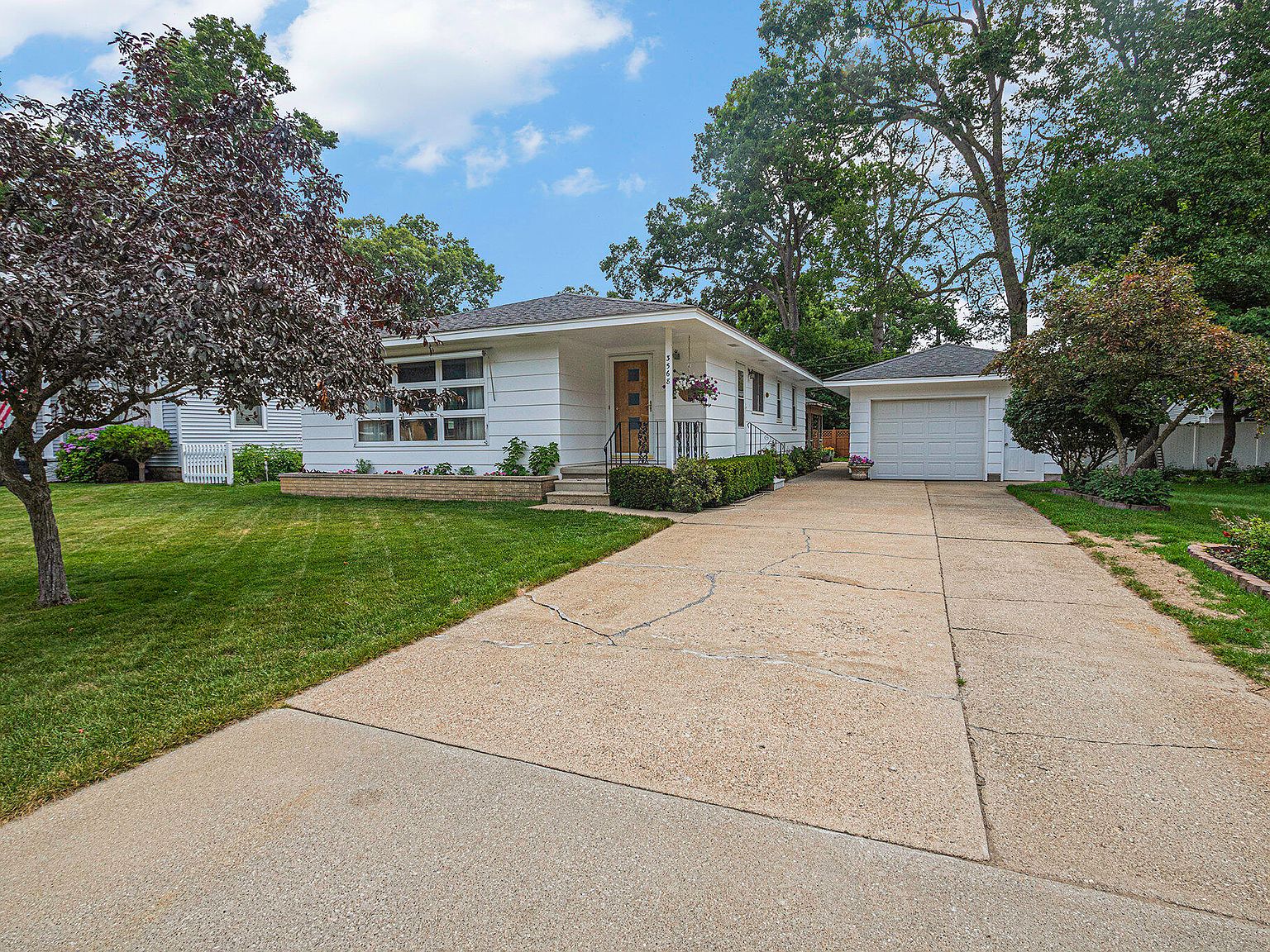3568 Chippewa Dr, Norton Shores, MI 49441 MLS 23026162 Zillow