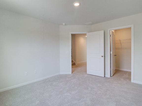 5th image of 335 Tuscan Sun St