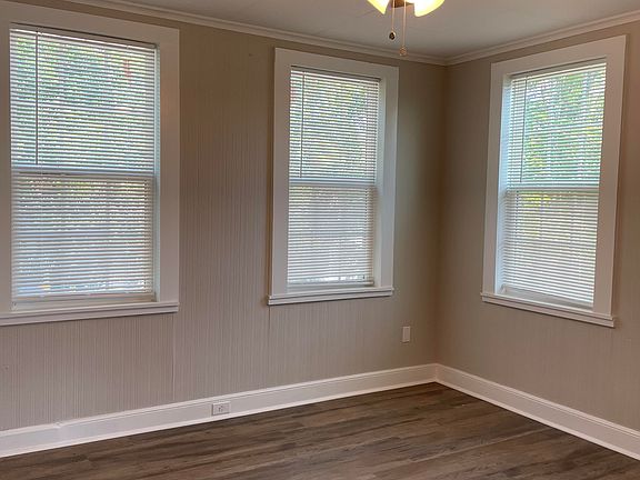 4th image of 1401 N De Leon St #C