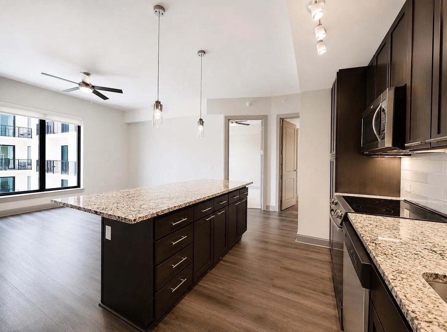 2 bed, 2.0 bath, 1131 sqft, $3,460 — Photo 1
