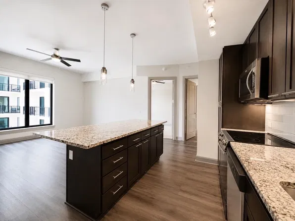 9787 Katy Fwy, Houston, TX