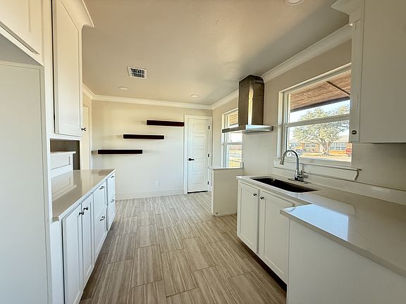 2nd image of 3504 Thomas Ave