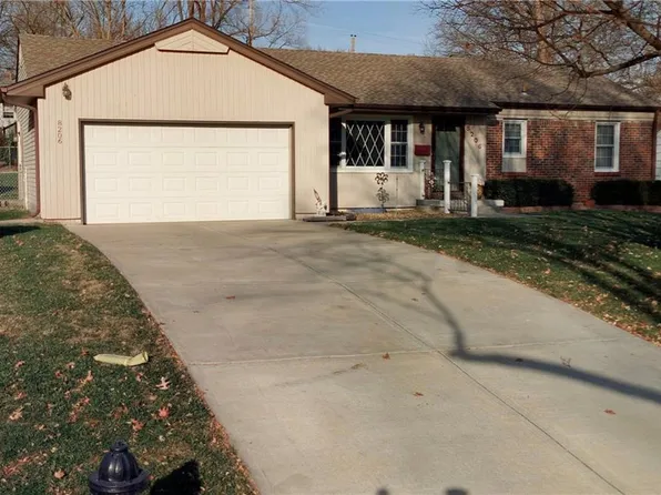 8206 W 92nd St, Overland Park, KS 66212