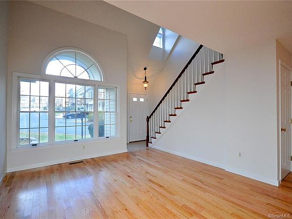 4th image of 83 Fox Hollow Dr Unit 83