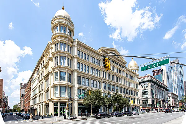 Sold by Compass | media 40