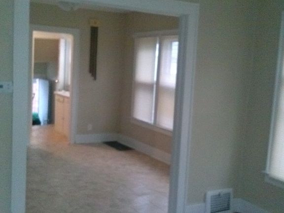 3rd image of 1238 E Erie Ave