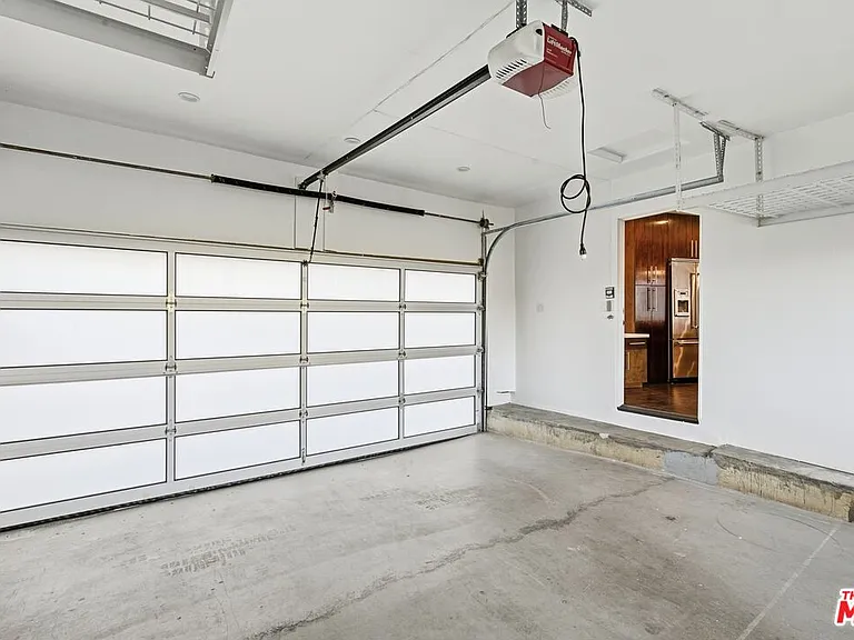 3476 Troy Dr — Photo 46