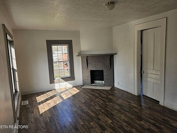 5th image of 117 Atlantic Ave