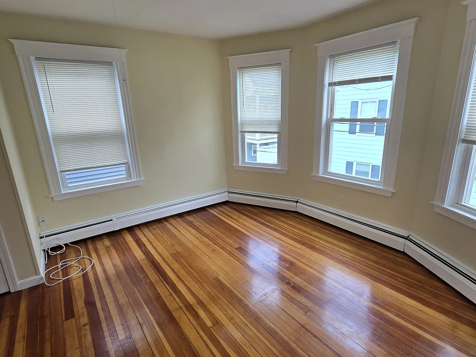 4 bed, 1200 sqft, $3,000 — Photo 3