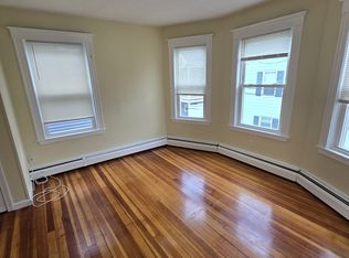 34 Park St APT 2, Salem, MA 01970