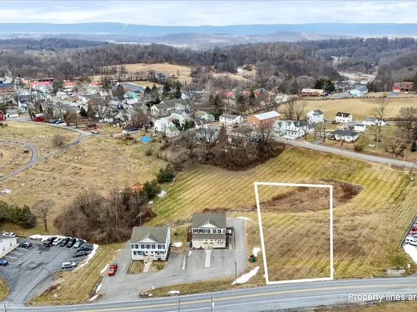 3 School House Dr, Hedgesville, WV 25427