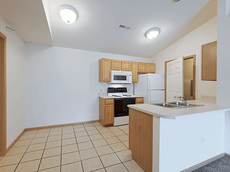 Park Ridge Apartments — Photo 17