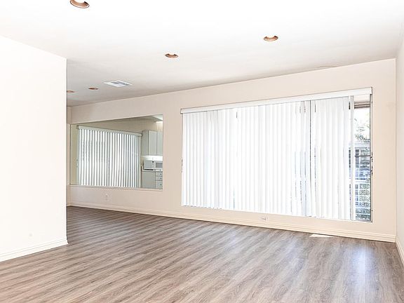 3rd image of 8635 Cashio St #9