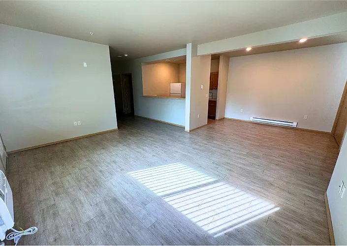 Hastings Apartments — Photo 15