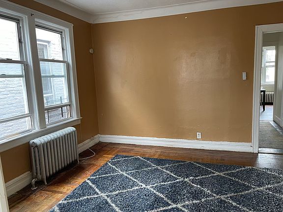 3rd image of 761 E 213th St Floor 3