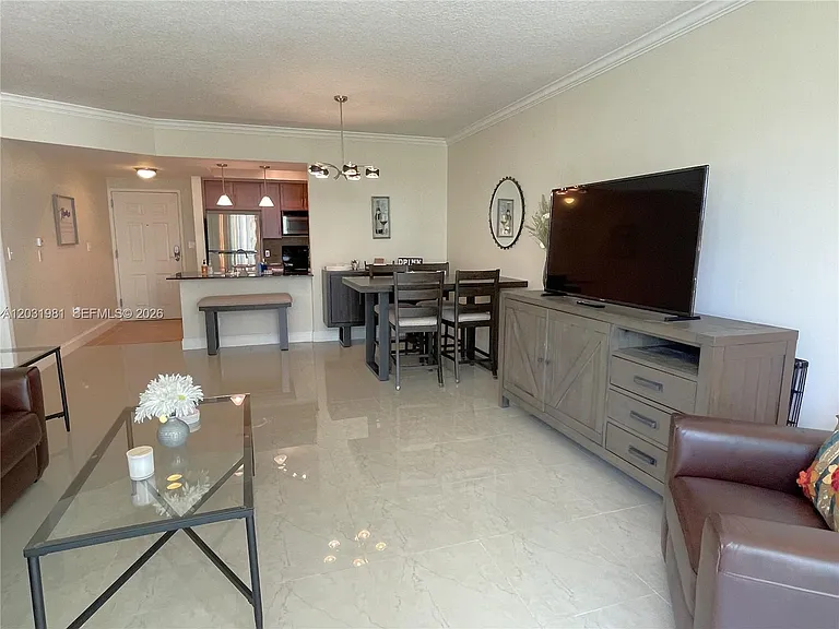 2000 N Bayshore Dr #525 — Photo 16