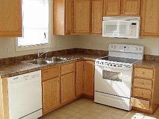 4th image of 1114 Blane Dr