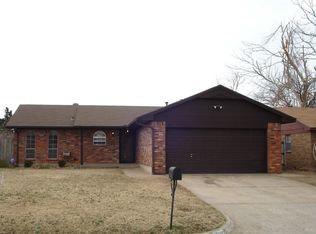 8816 Cedar Ln, Midwest City, OK 73110