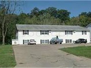 3027 River Rd APT 1, Muscatine, IA 52761