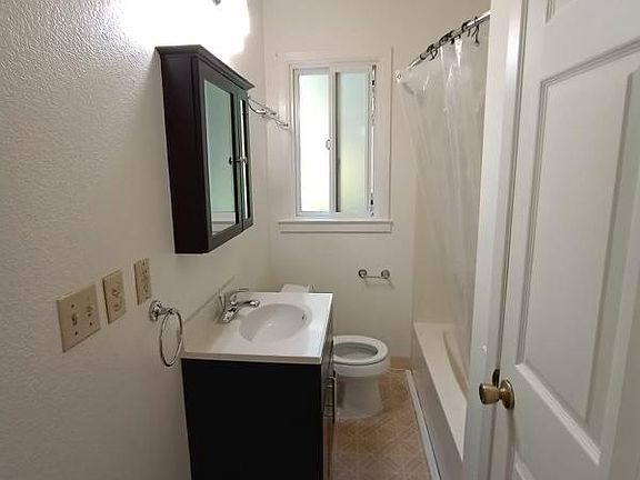 3rd image of 62 Oakes Blvd #2