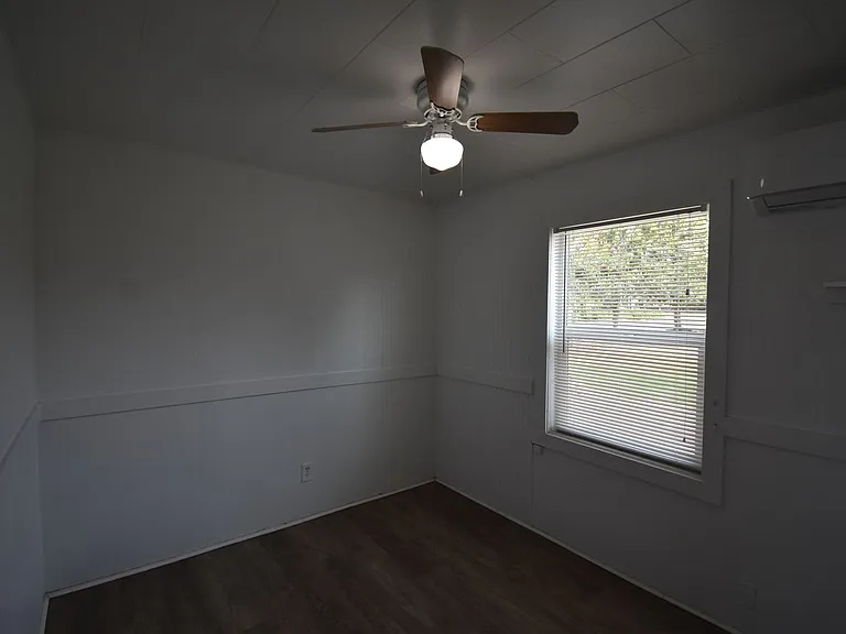 Cottage Apartments — Photo 4