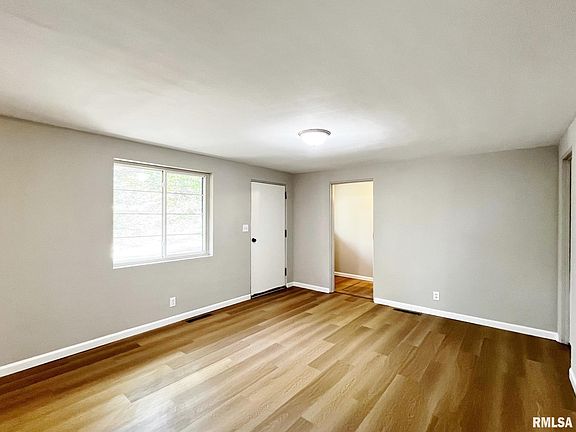 4th image of 112 Oakdale Ave