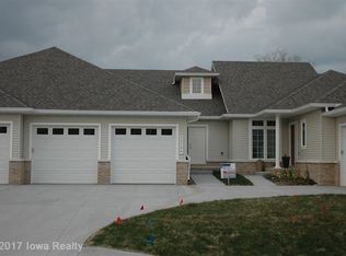 14186 Pinnacle Pointe Dr, Clive, IA 50325