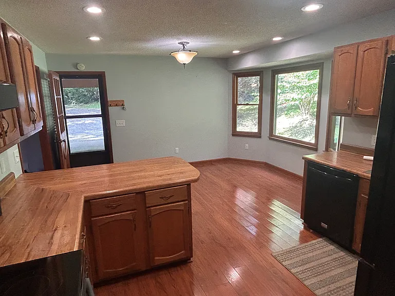 282 State Line Rd — Photo 5