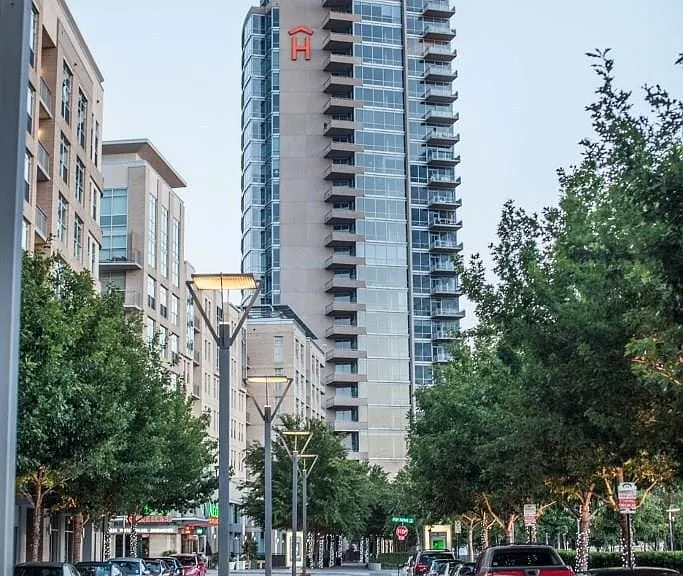 2200 Victory Ave #707 — Photo 1
