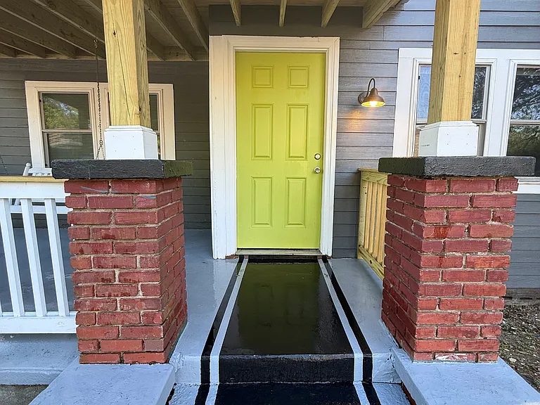 NEW, DEEP PORCH