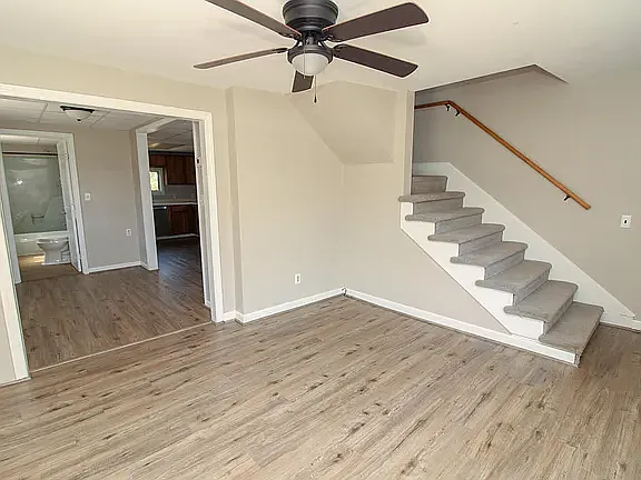 35 Mildred Ave — Photo 9