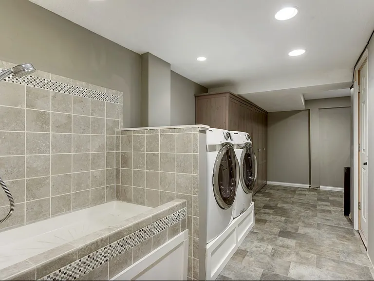 5028 Bedford Ave — Photo 16