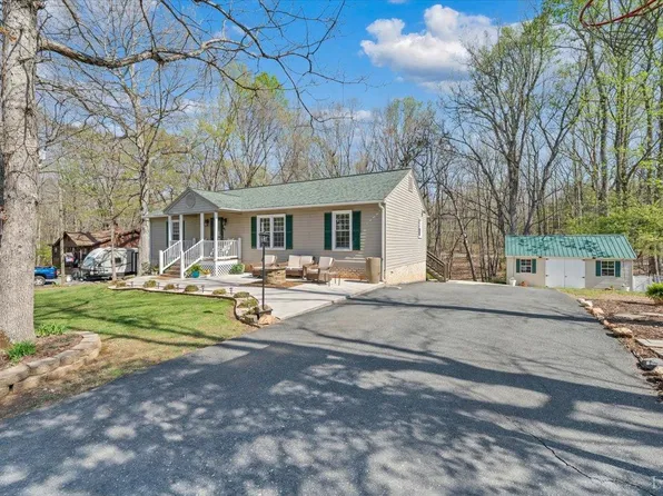 35 Ross Woods Dr, Rustburg, VA 24588