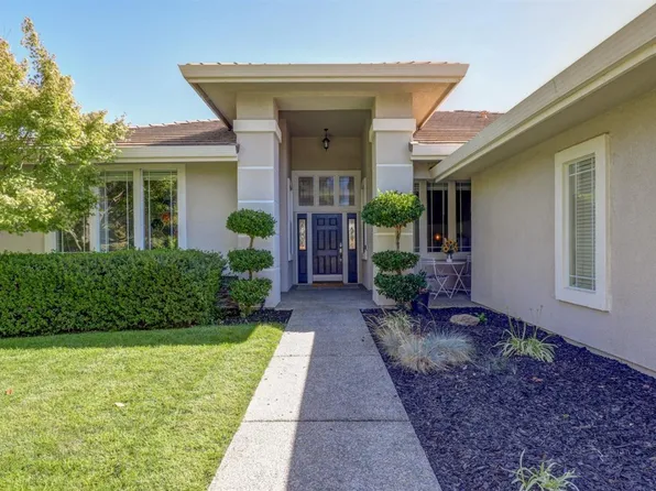 2112 Heritage Dr, Roseville, CA 95678