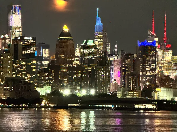 26 Avenue image 10 of 15