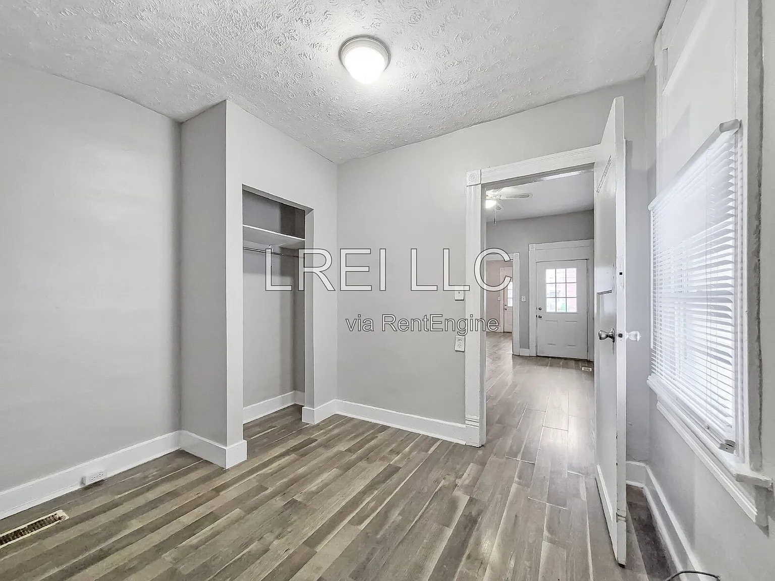 2 bed, 1.0 bath, 796 sqft, $995 — Photo 4