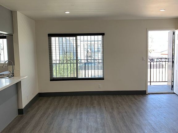 3rd image of 1881 W Jefferson Blvd #75c04a153