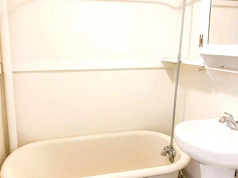 1260 N Pennsylvania St #22 — Photo 5