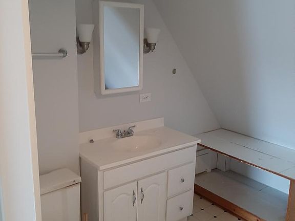 5th image of 209 N West St #1