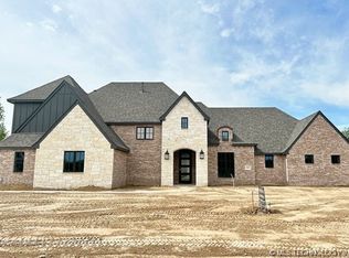 19025 E White Willow Pass, Owasso, OK 74055