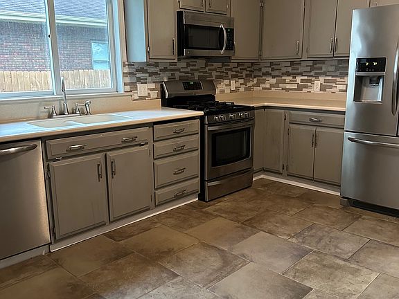 3rd image of 120 19th St S