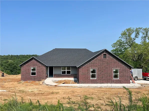 256 Presley Loop, Huntsville, AR 72740