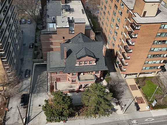 2nd image of 212 Saint George St #106
