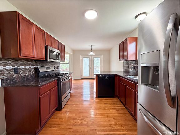 2nd image of 5988 Treetops Dr